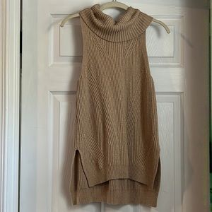 Sleeveless sweater top - size small - only worn once - in excellent condition